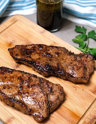 Keto steak marinade with balsamic vinegar