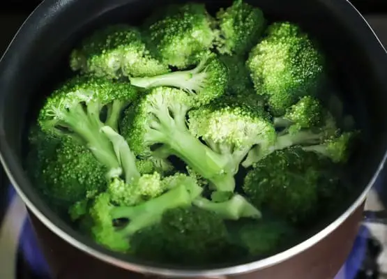 Bowl of broccoli florens