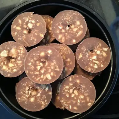 Chocolate peanut butter keto cups
