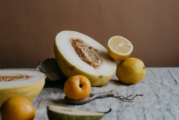 fibre rich fruits on a bench 