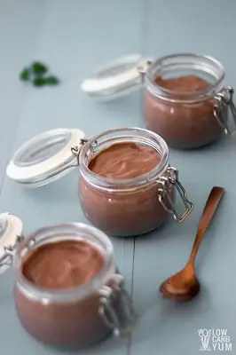 Low carb chocolate tofu puddings in jars