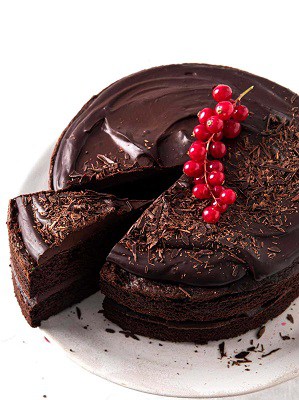Low carb chocolate birthday cake
