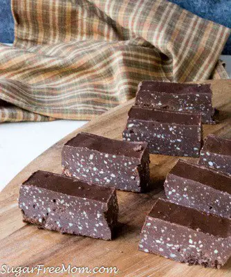 Low carb chocolate fudge protein bars