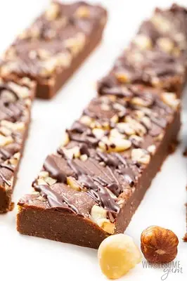 low carb protein bars with hazelnuts